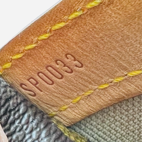 Louis Vuitton Monogram Reporter - Picture 13 of 13